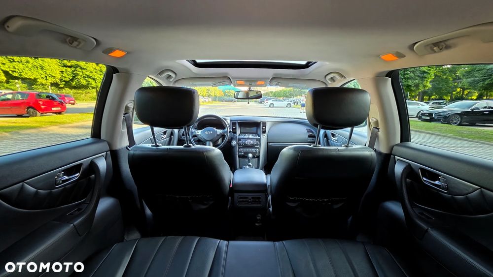 Infiniti QX70 3.7 GT - 24