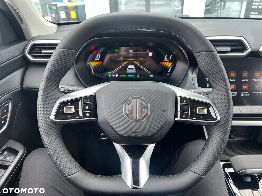 MG ZS Hybrid+ - 11