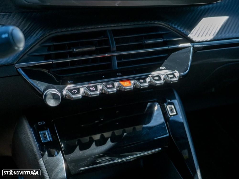Peugeot e-2008 54 kWh GT — fotografia 35