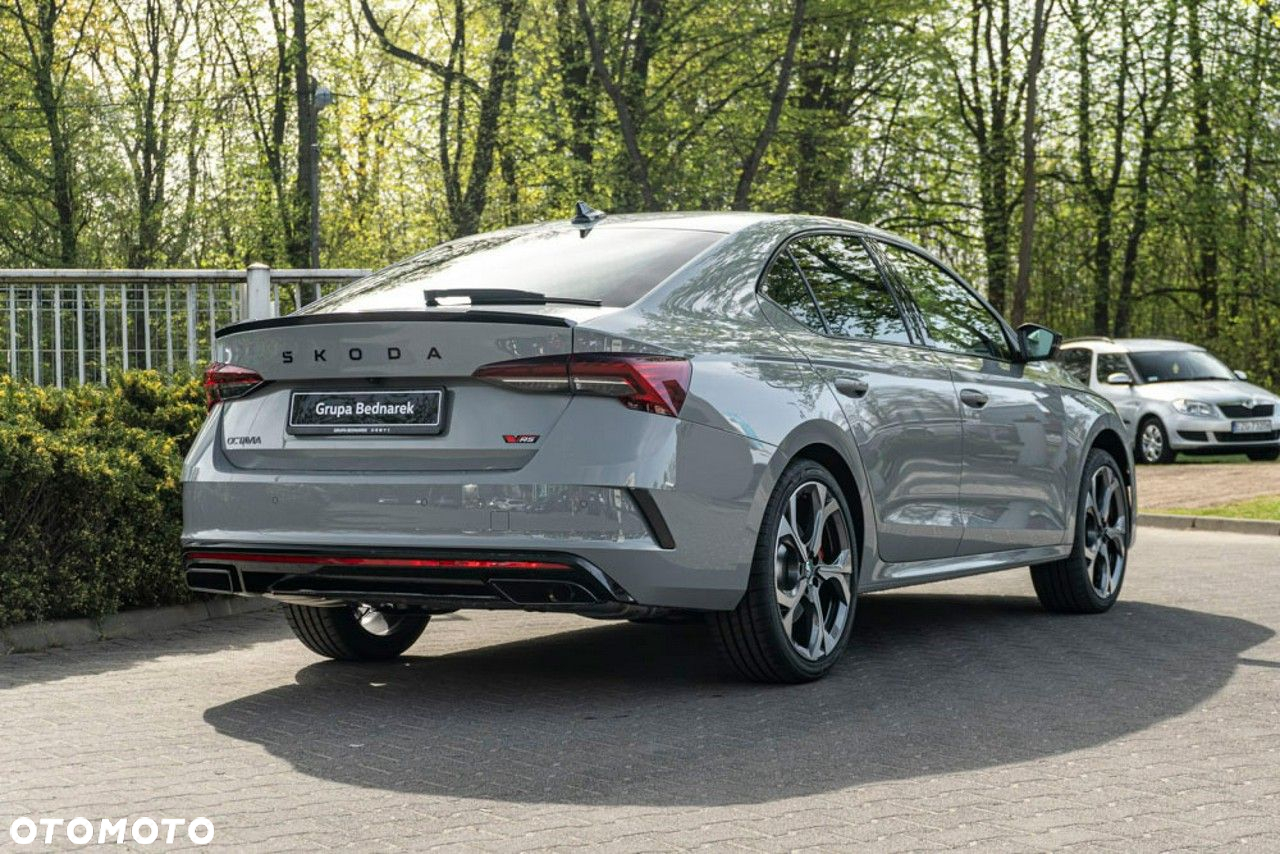 Skoda Octavia 2.0 TSI RS DSG - 9