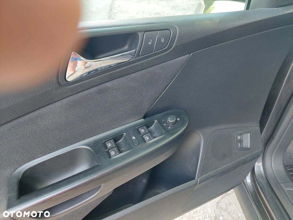 Volkswagen Passat - 12