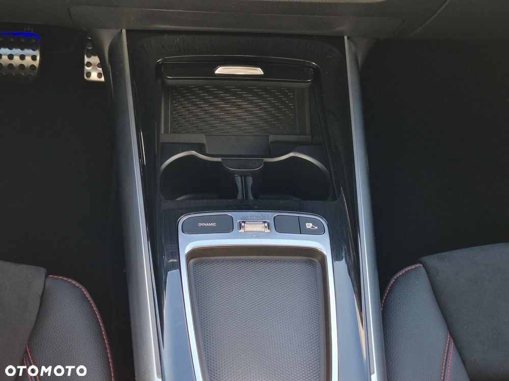 Mercedes-Benz GLA - 41