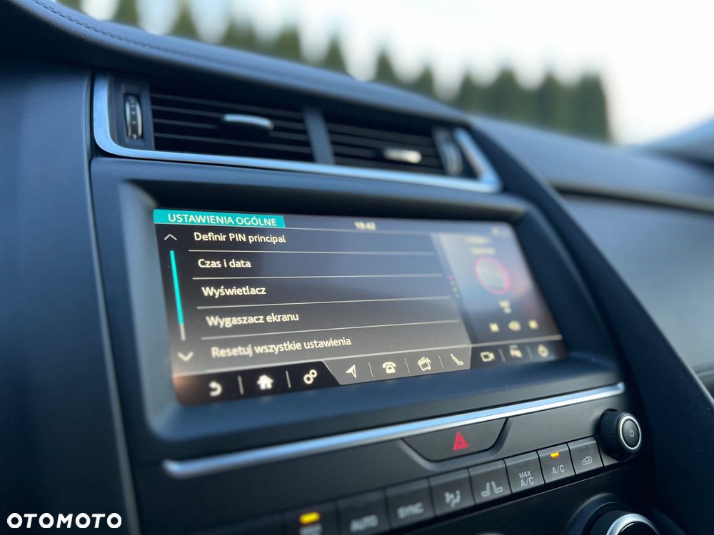 Jaguar E-Pace P200 AWD S - 33