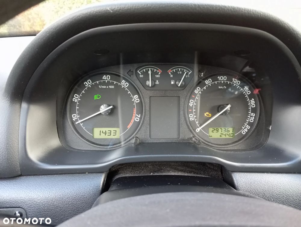 Skoda Octavia 1.6 Tour - 12