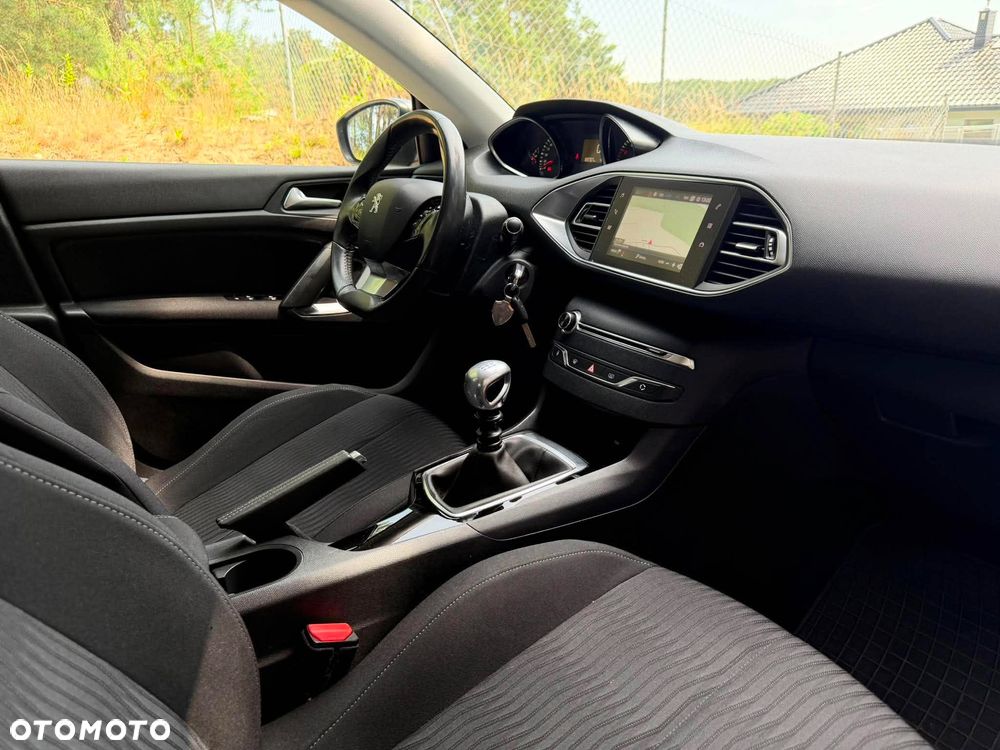 Peugeot 308 1.6 THP Allure - 16