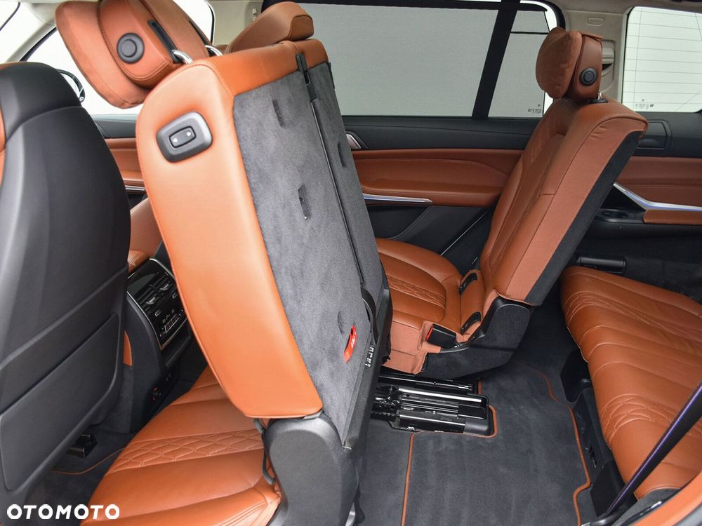 BMW X7 - 28