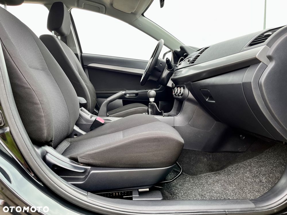 Mitsubishi Lancer 1.8 Intense - 9