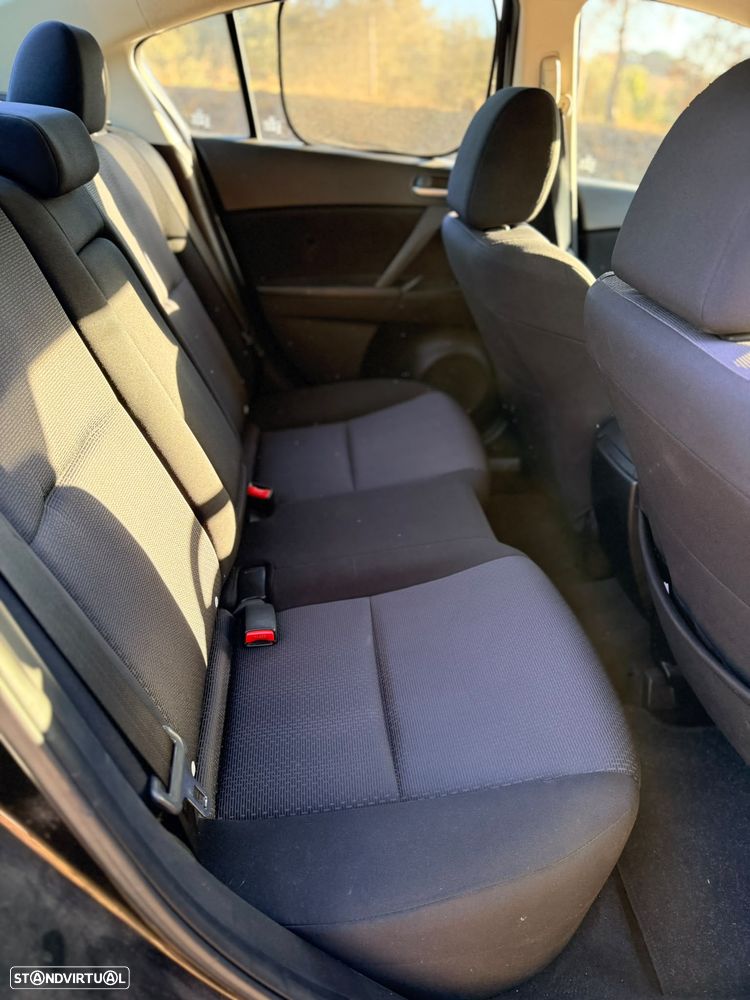 Mazda 3 Hatchback - 10