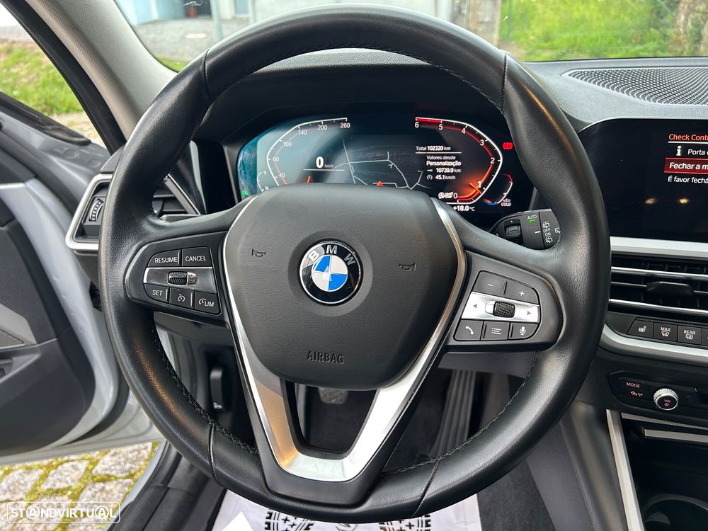 BMW 320 d Line Sport - 24