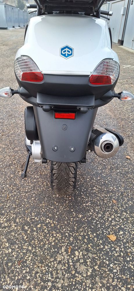 Piaggio MP-3 - 10