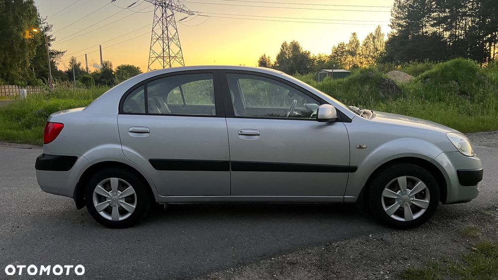 Kia Rio 1.4 Family + - 5
