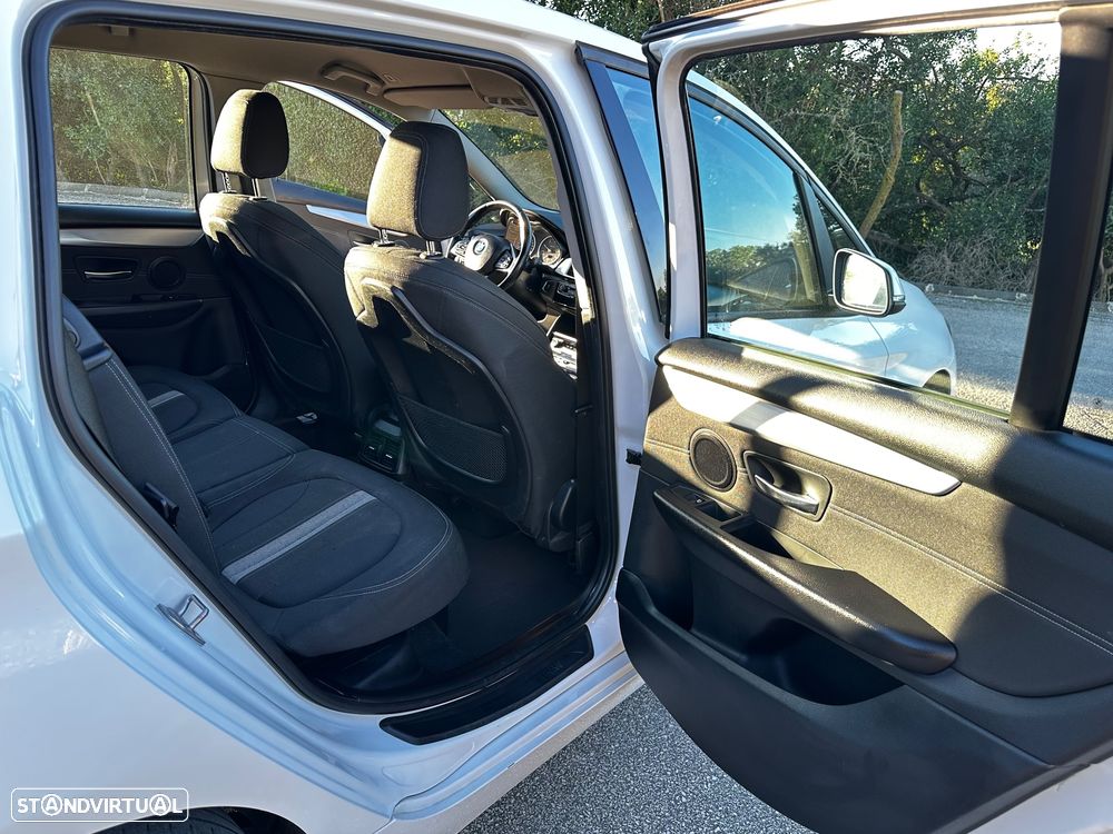 BMW 216 Gran Tourer - 13