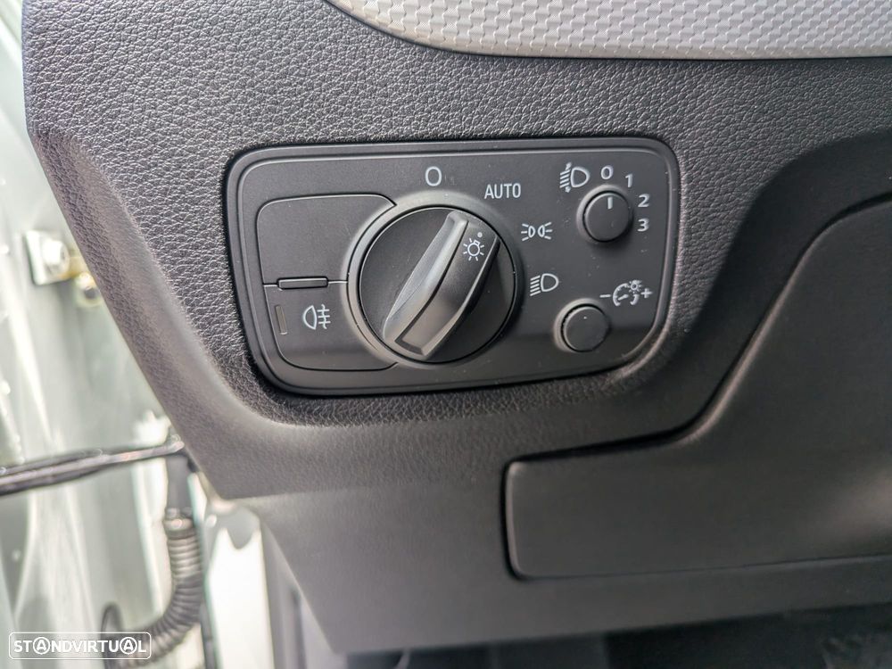 Audi Q2 2.0 TDI Design S tronic quattro - 8