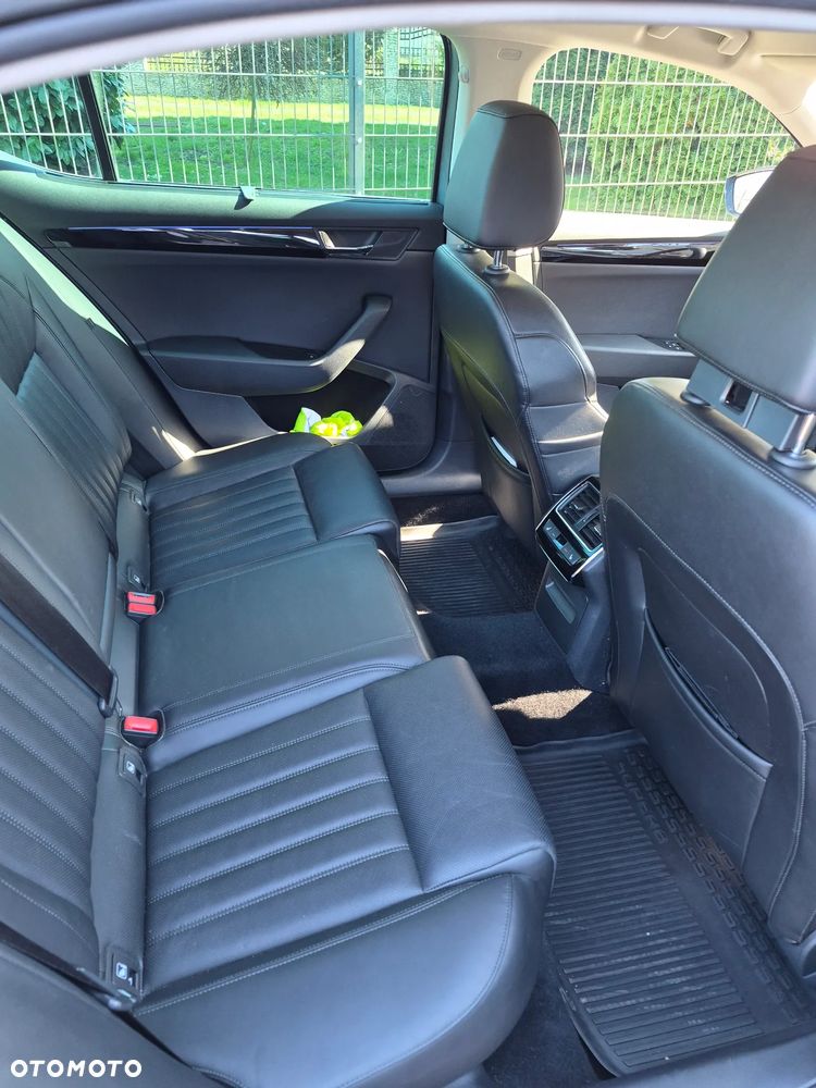 Skoda Superb 2.0 TDI SCR 4x4 L&K DSG - 12