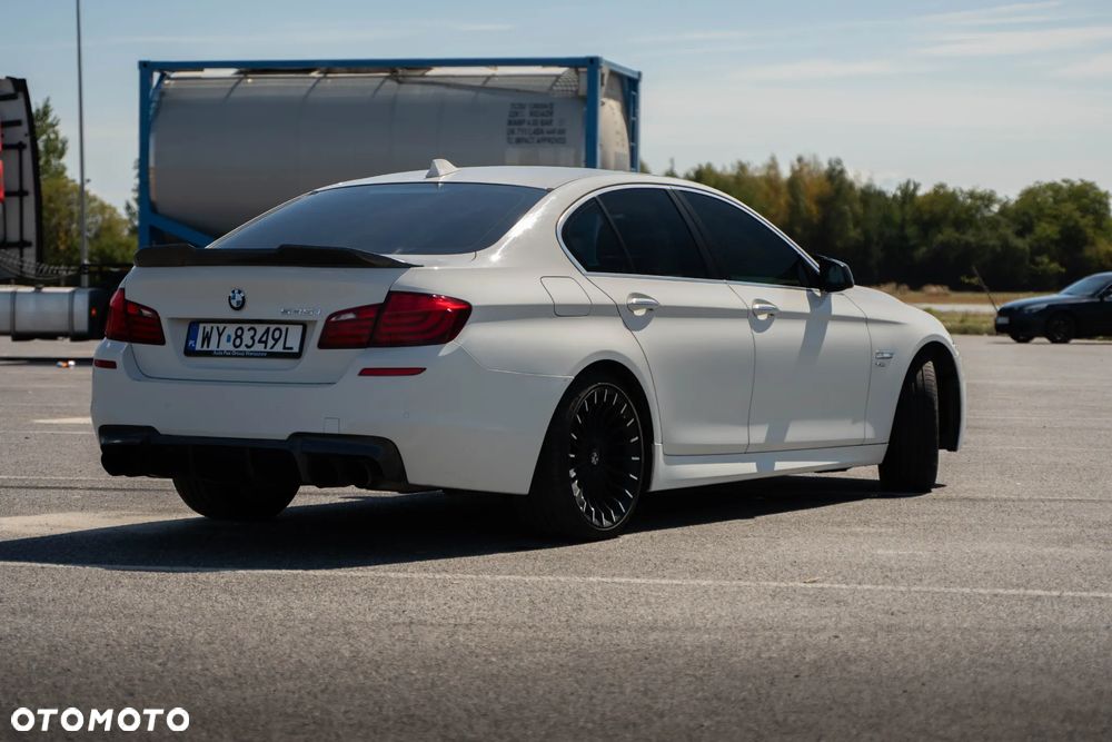BMW Seria 5 535i xDrive Sport-Aut - 12