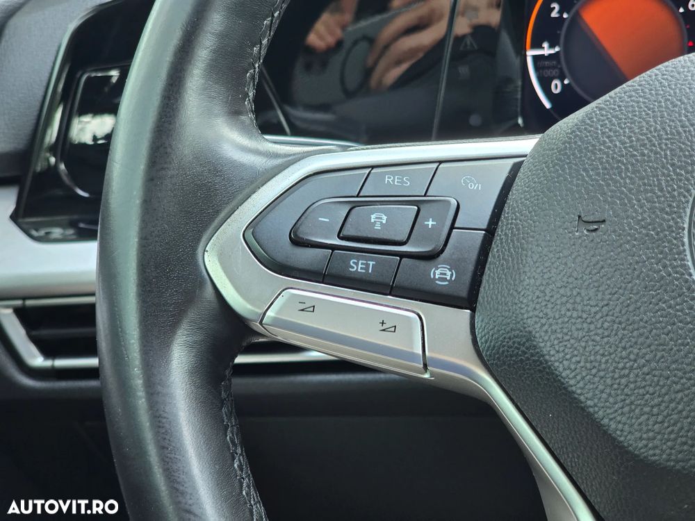 Volkswagen Golf - 23