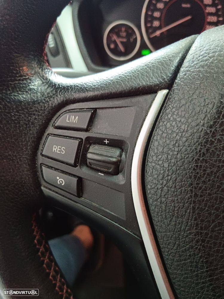 BMW 320 d Auto Line Sport - 8