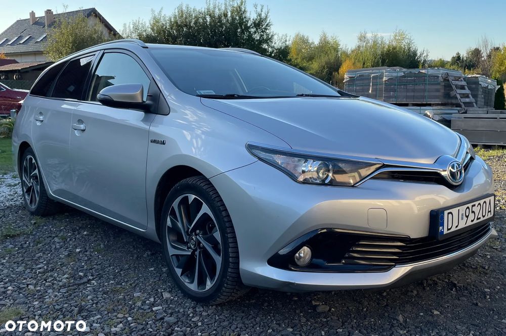 Toyota Auris 1.8 HSD Luna - 2