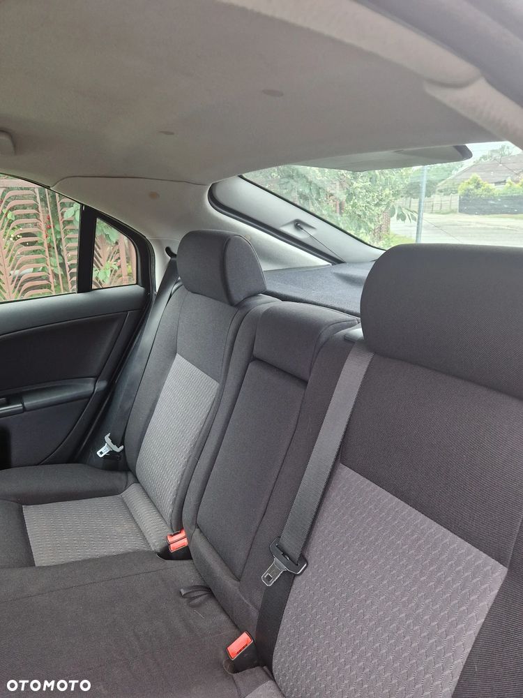 Ford Mondeo 1.8 Ambiente - 9