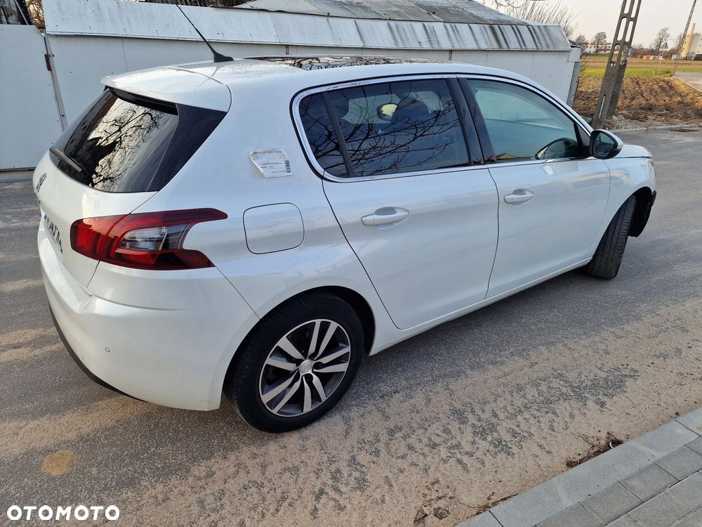 Peugeot 308 PureTech 130 GPF EAT8 Stop & Start Allure Business-Paket - 7