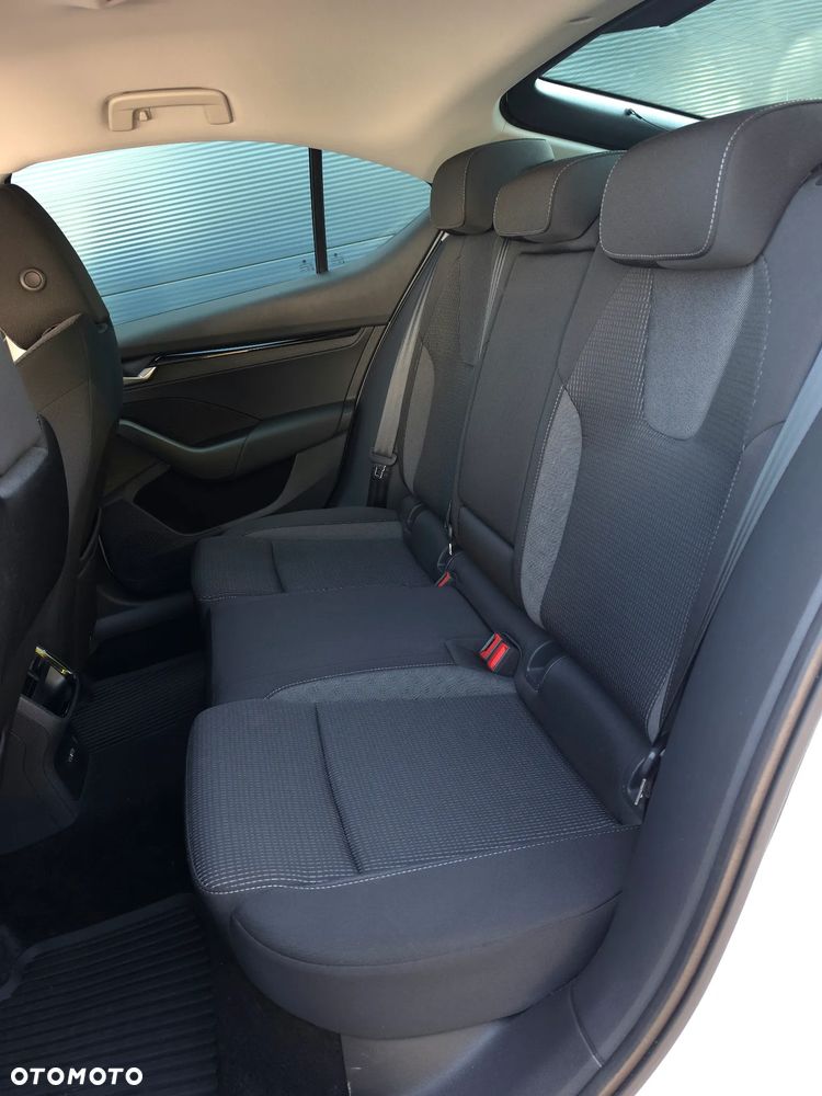 Skoda Octavia 1.5 TSI mHEV Selection DSG - 13
