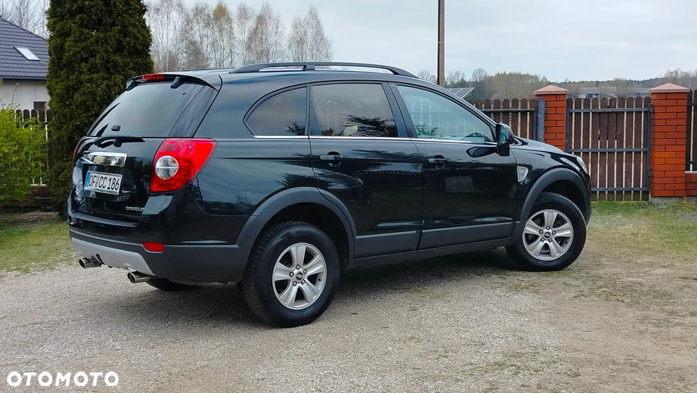 Chevrolet Captiva 2.4 LS - 21