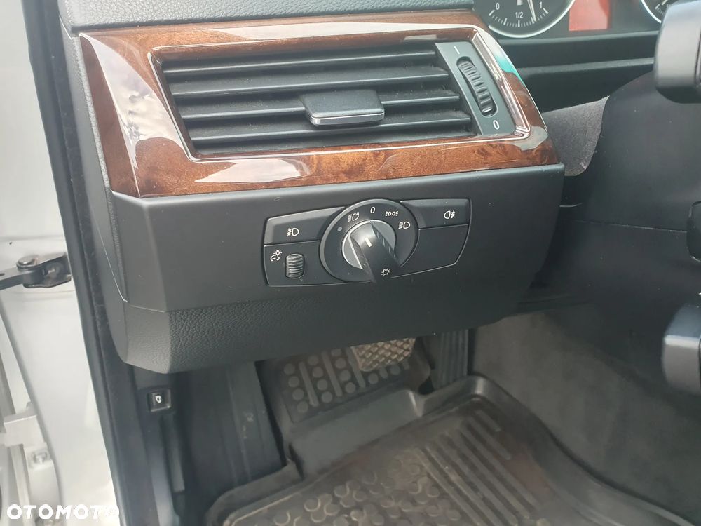 BMW Seria 5 - 16