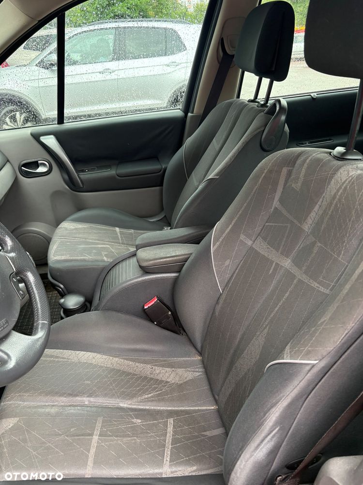 Renault Scenic 2.0 16V Emotion Plus - 11