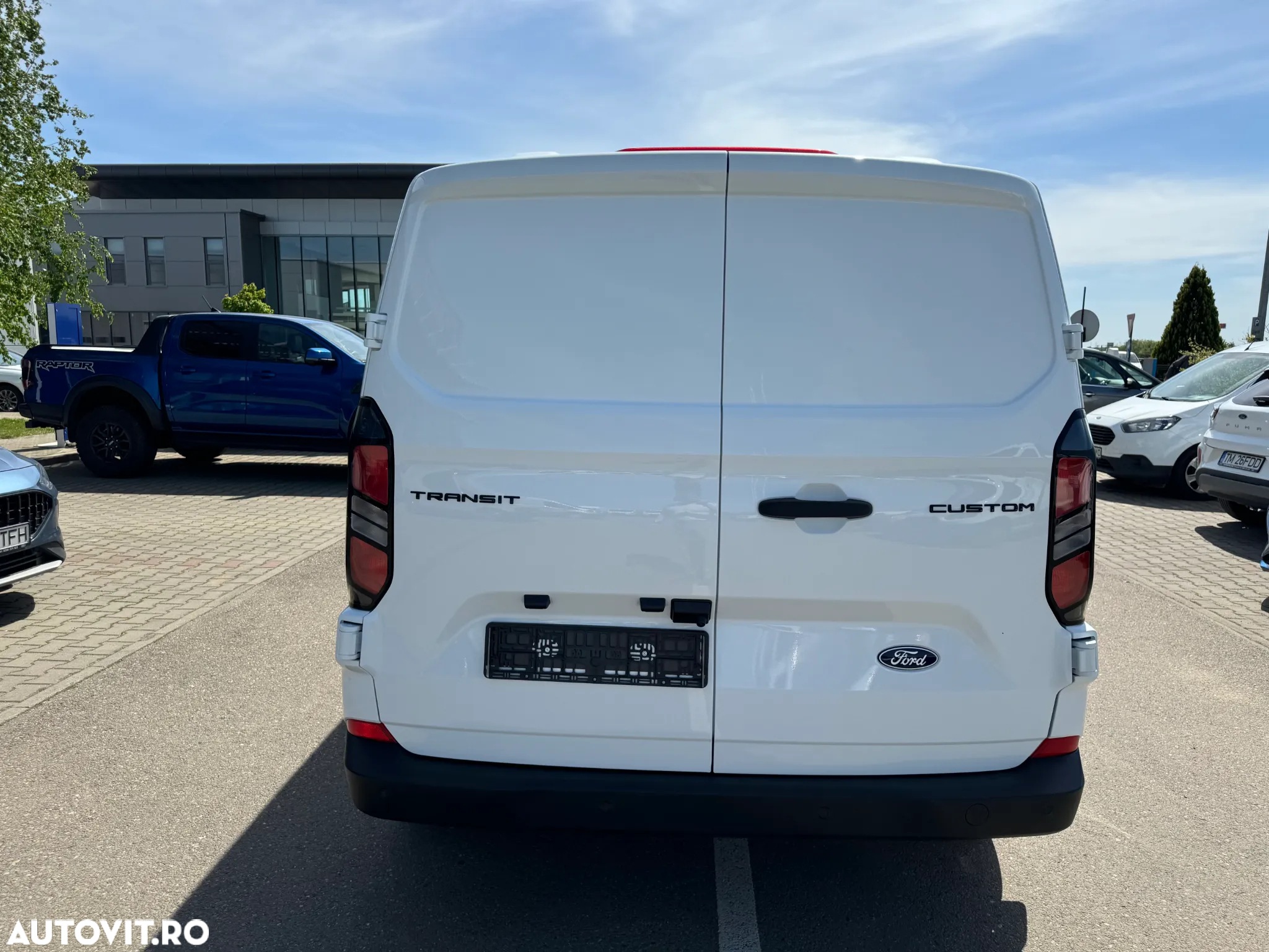 Ford Transit Custom Bus 320L 2.0 EcoBlue 136 CP 6MT L2H1 FWD Titanium - 7