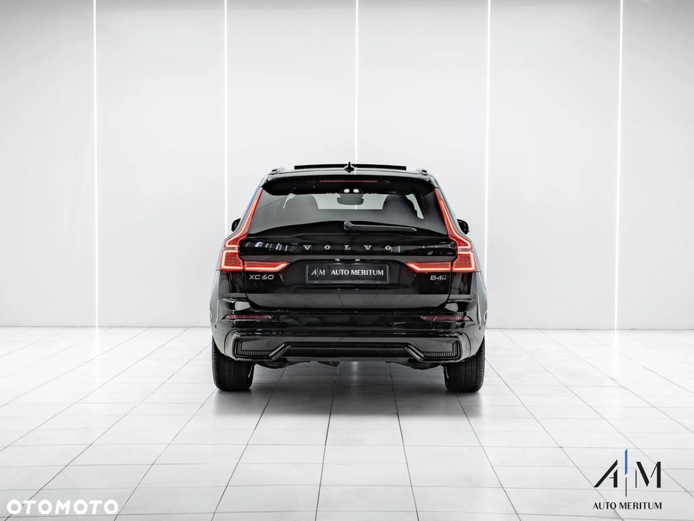 Volvo XC 60 B4 D AWD Ultimate Dark - 10