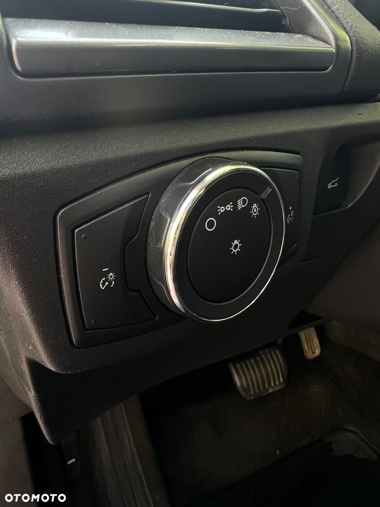 Ford Fusion - 15