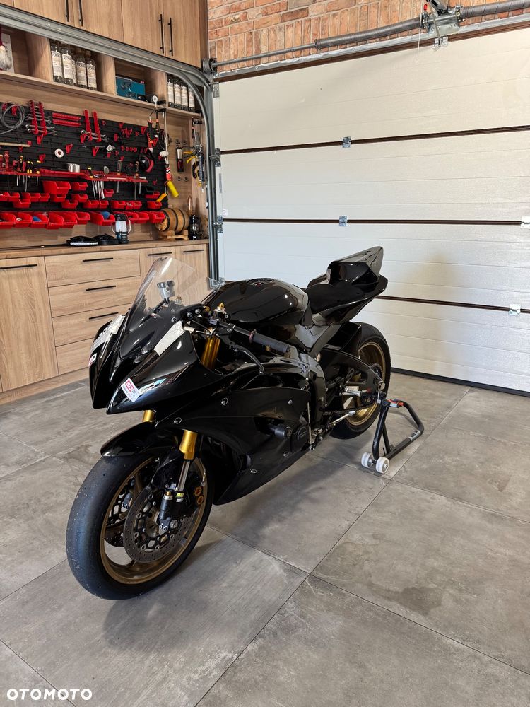 Yamaha R6 - 3