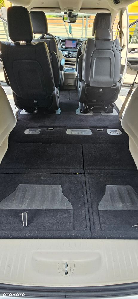 Chrysler Pacifica - 9