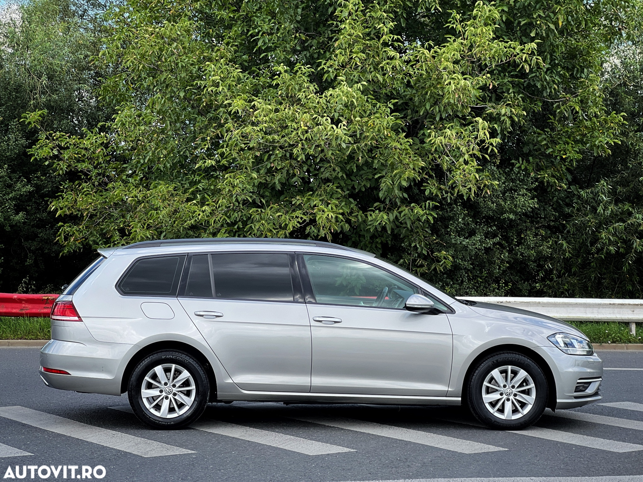 Volkswagen Golf Variant 1.6 TDI DSG Join - 3