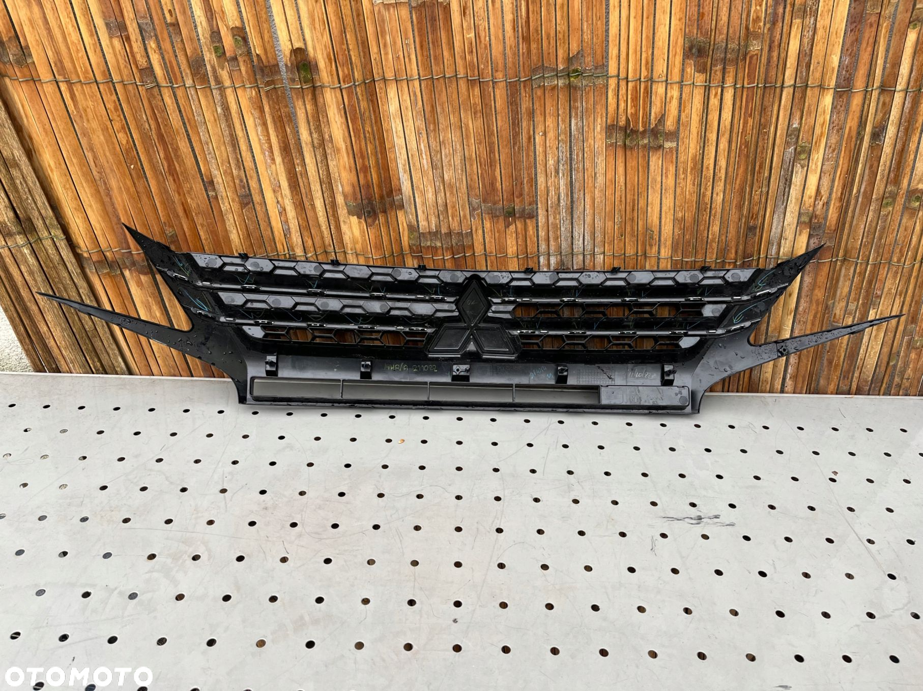 Grill Atrapa Mitsubishi Space Star III - 2