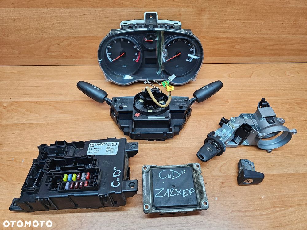 ZESTAW STARTOWY LICZNIK CIM STEROWNIK 55557933 STACYJKA SKRZYNKA OPEL CORSA D 1.2 B  Z12XEP 100% OK - 1