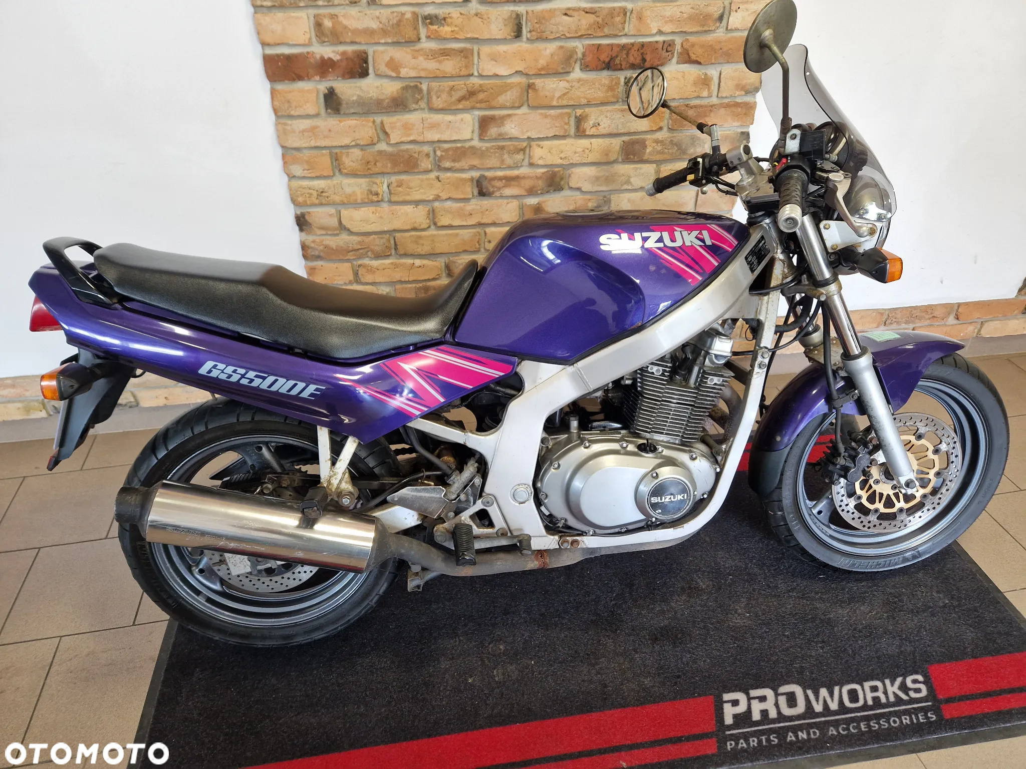 Suzuki GS - 19