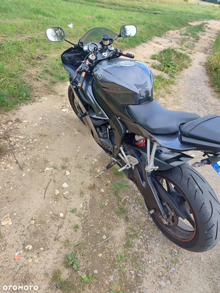 Yamaha R6 - 6