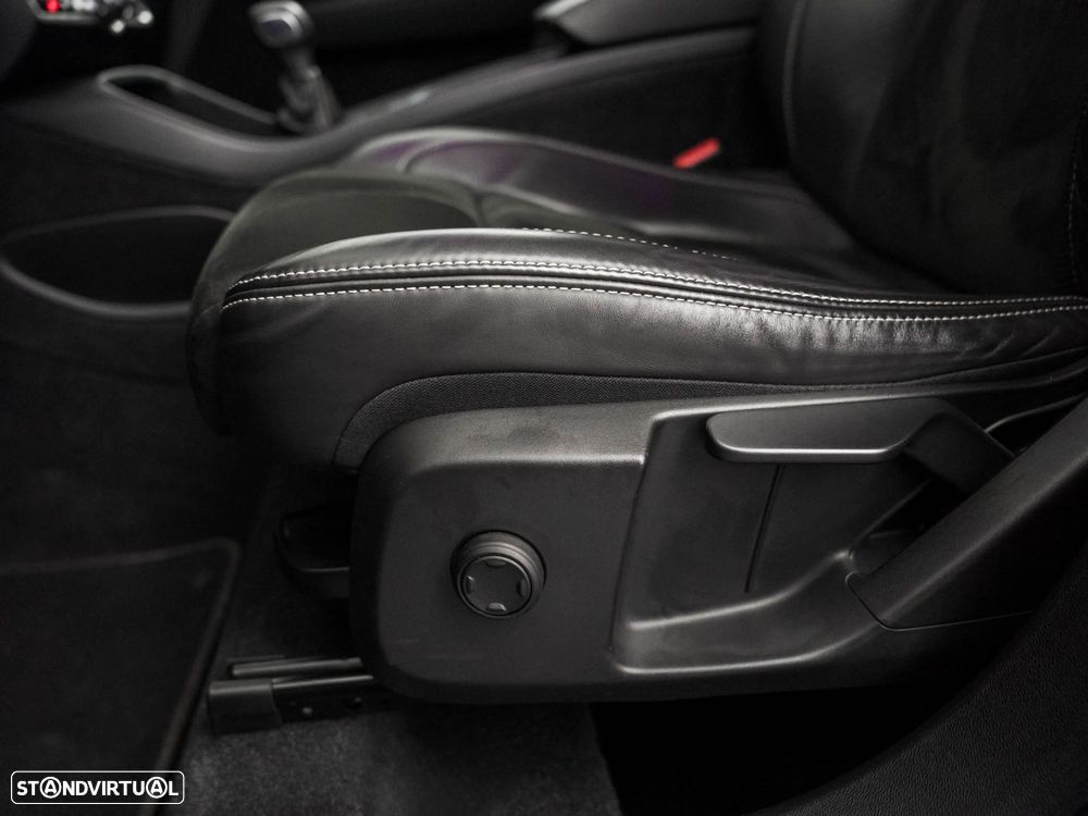 Volvo XC 40 2.0 D3 R-Design - 37