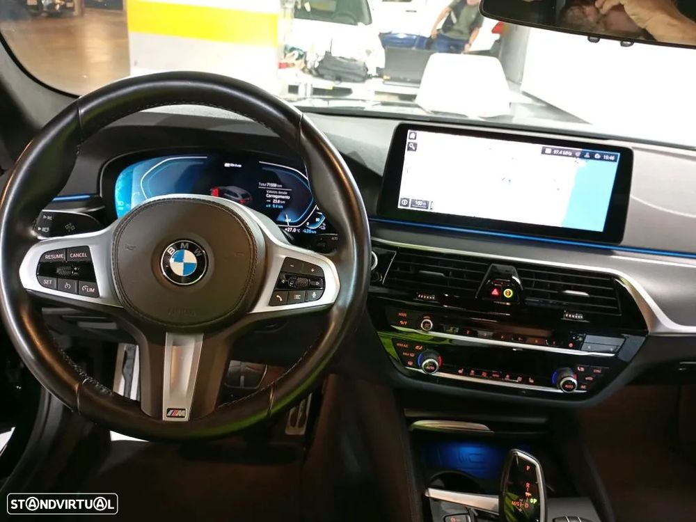 BMW 520 e Pack M - 8