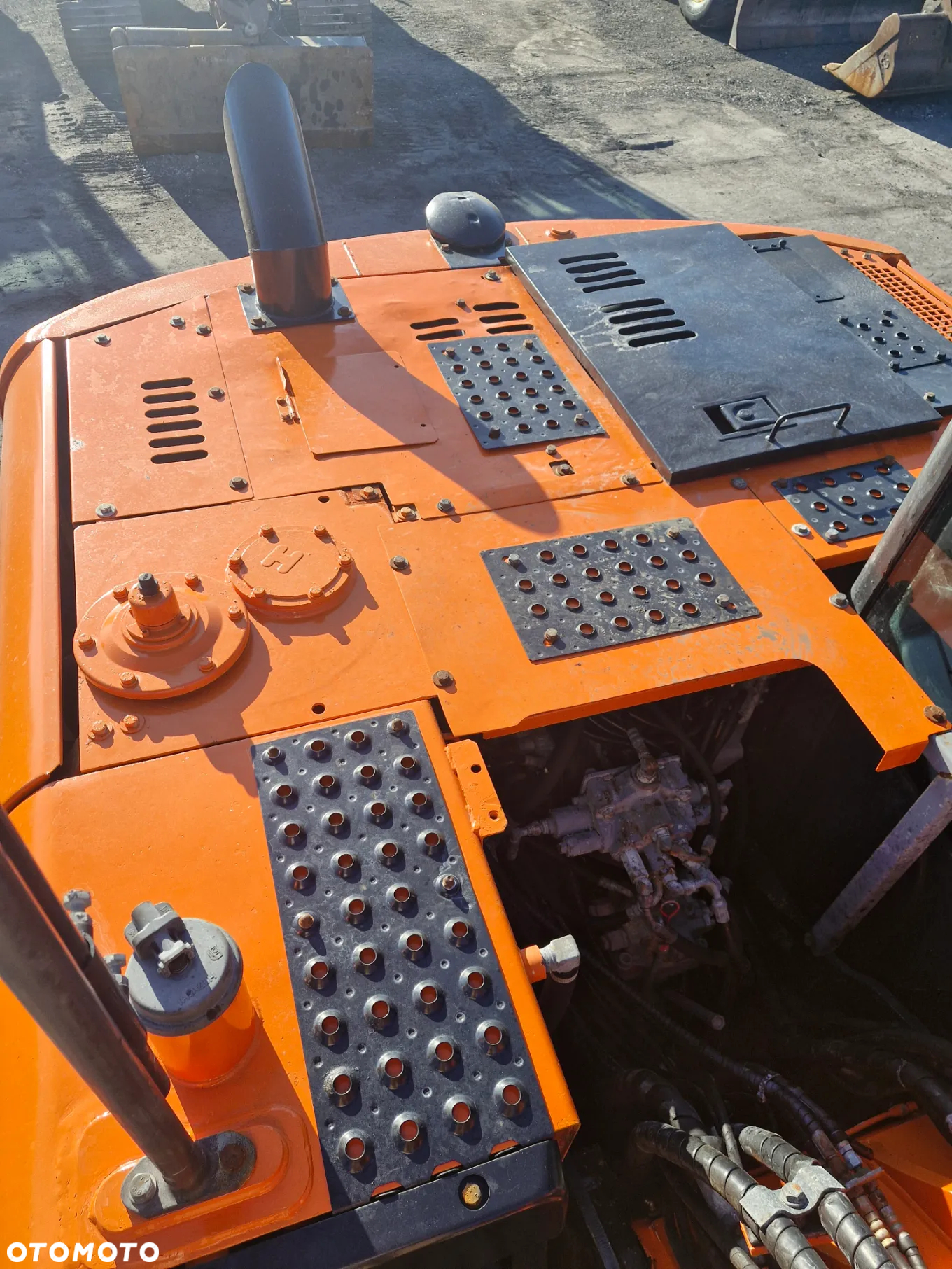 Hitachi ZX130-5B - 8
