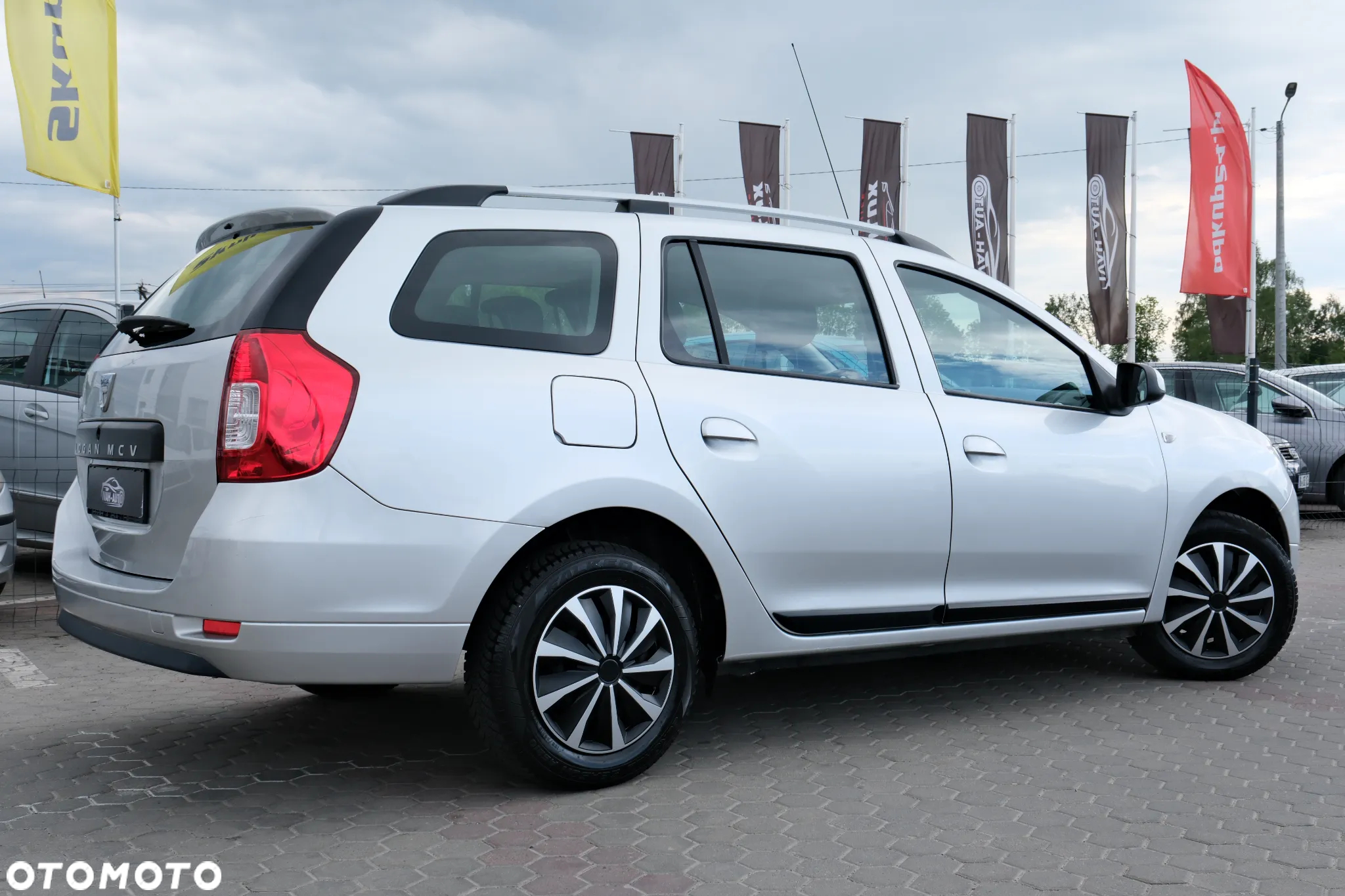 Dacia Logan MCV 1.2 16V 75 Ambiance - 17