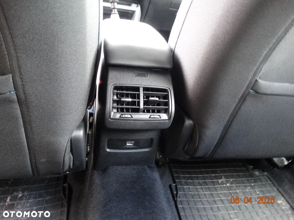 Citroën C4 1.2 PureTech C-Series S&S - 12