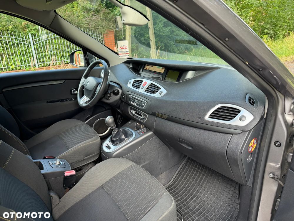 Renault Scenic 1.9 dCi Confort Privilege - 29