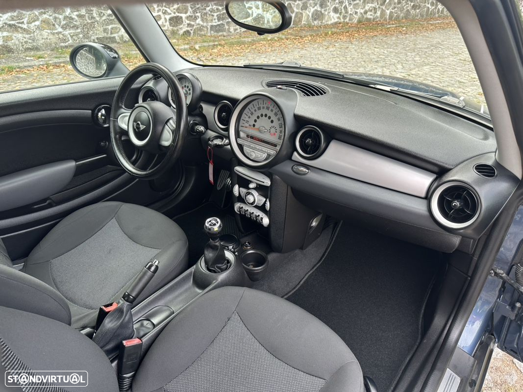 MINI 3 Portas Cooper D - 22