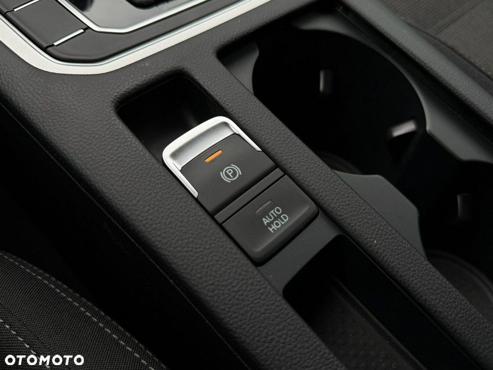 Volkswagen Passat 2.0 TDI SCR Highline DSG - 32