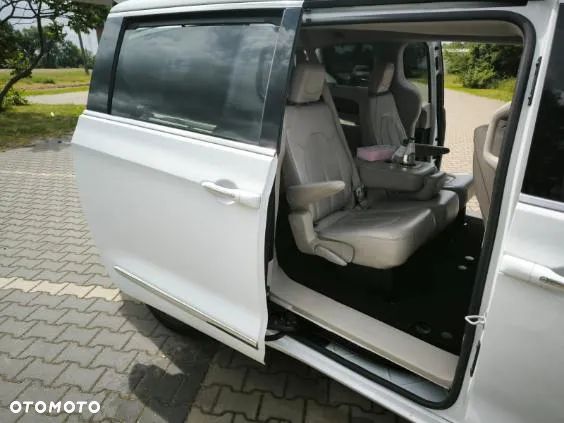 Chrysler Pacifica - 23