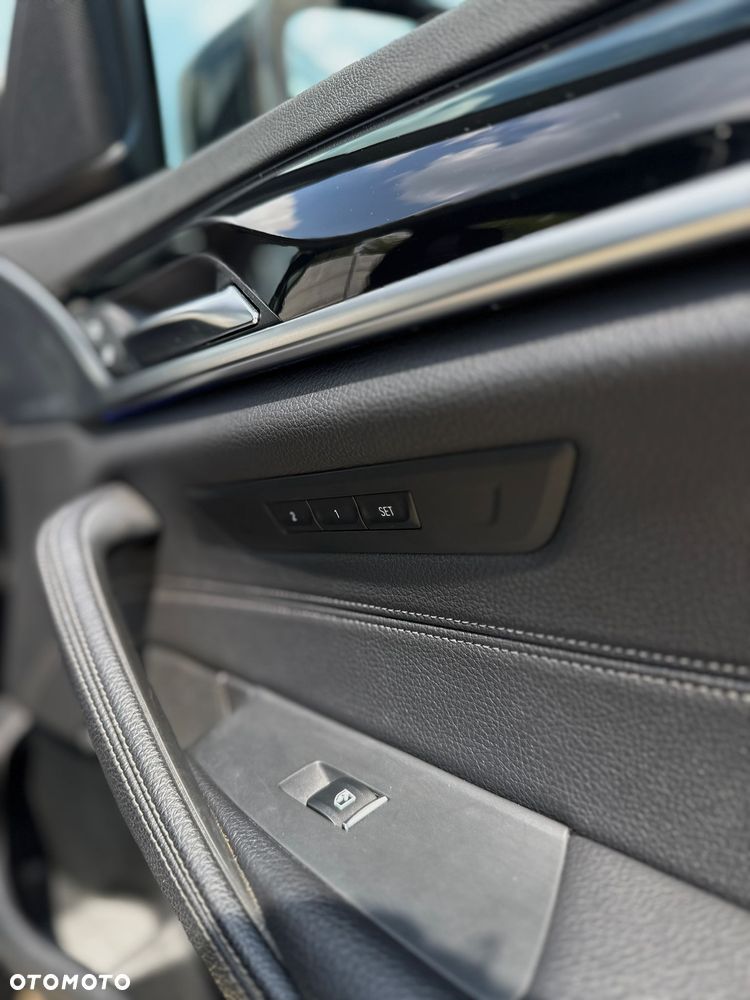 BMW Seria 5 530d xDrive Luxury Line - 22