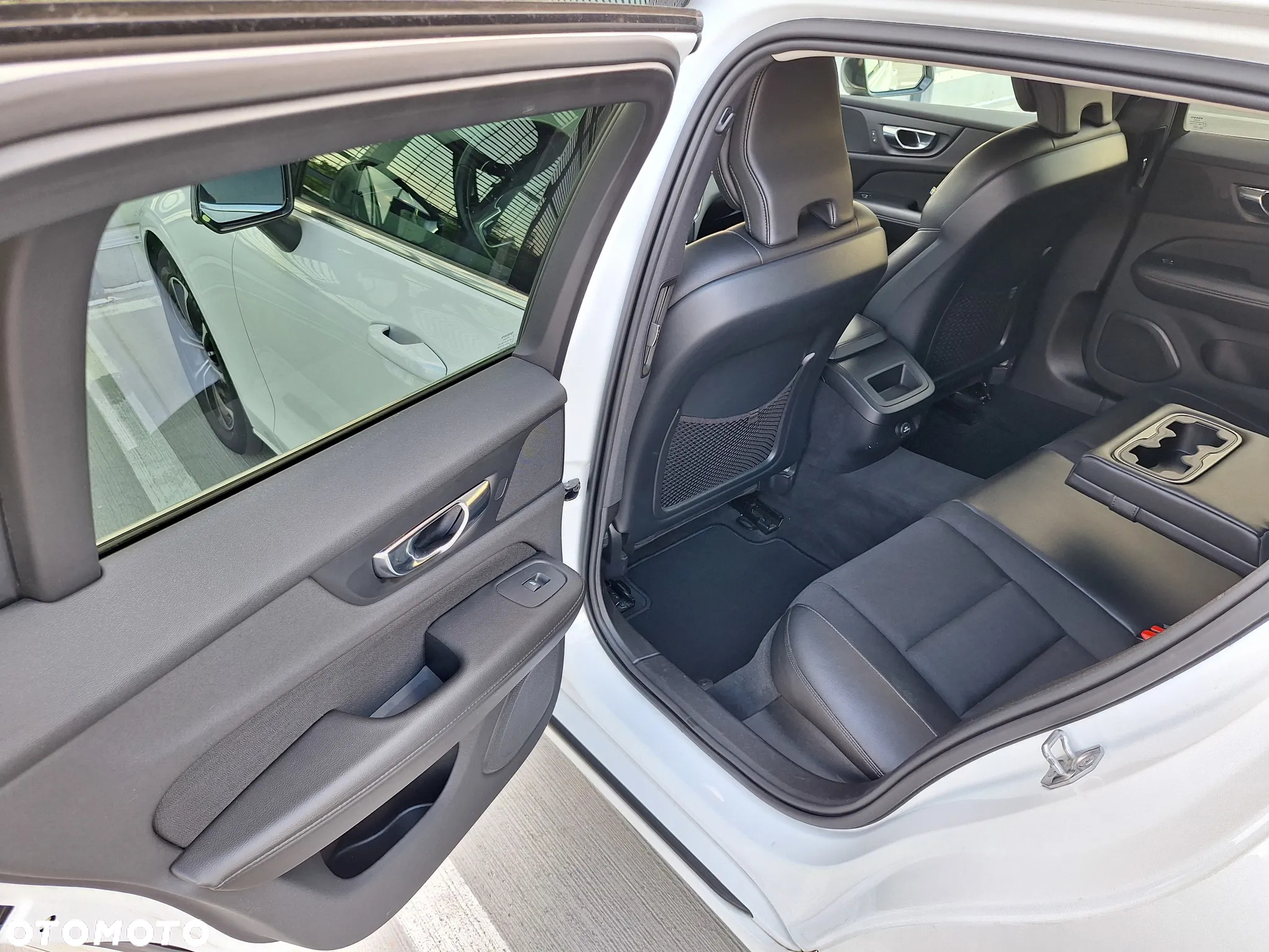 Volvo V60 D4 Momentum Pro - 21