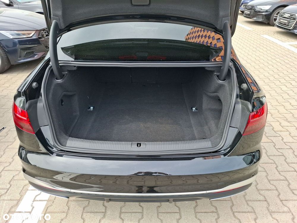 Audi A4 Limousine - 10